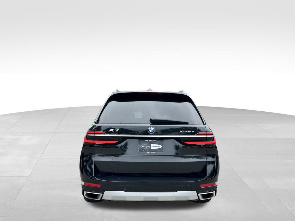 Used 2024 BMW X7 xDrive40i image 9