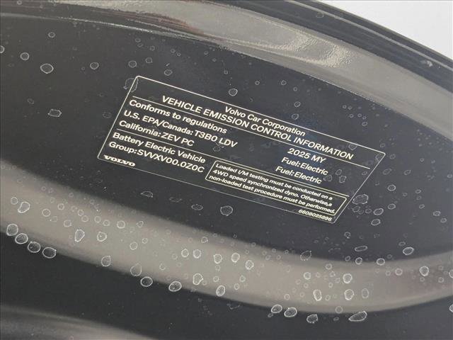 New 2025 Volvo EX30 Plus w/ Protection Package Premier image 18