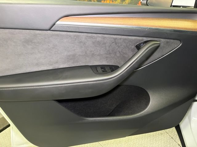 Used 2023 Tesla Model Y Long Range AWD/4WD image 24