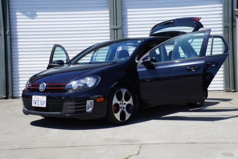 Used 2011 Volkswagen Golf 4-Door image 16