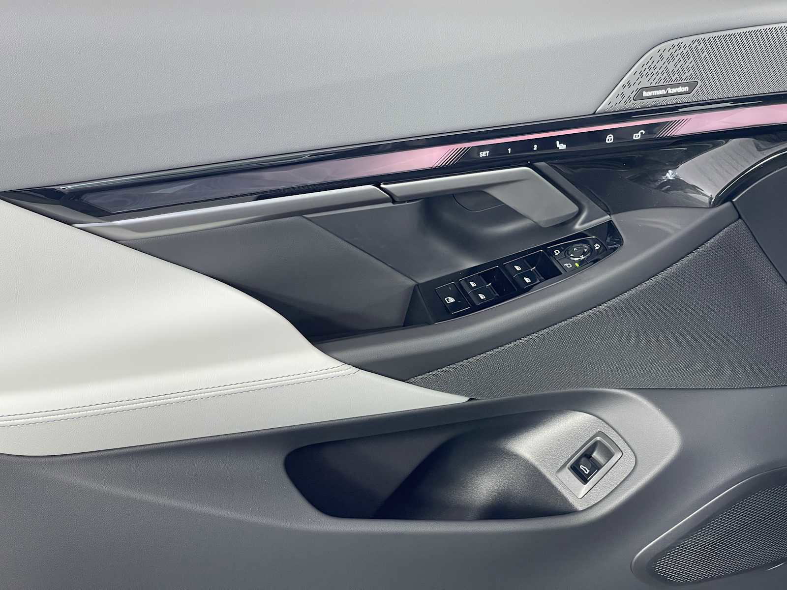 New 2026 BMW i5 eDrive40 image 18