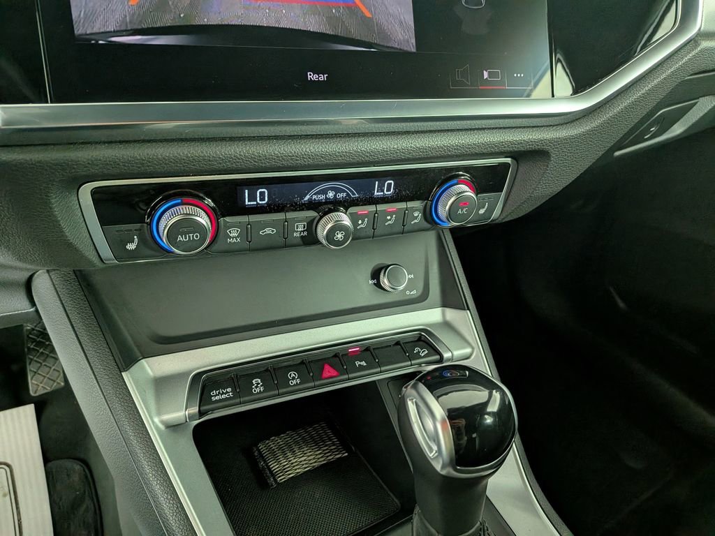 Used 2025 Audi Q3 2.0T Premium image 26