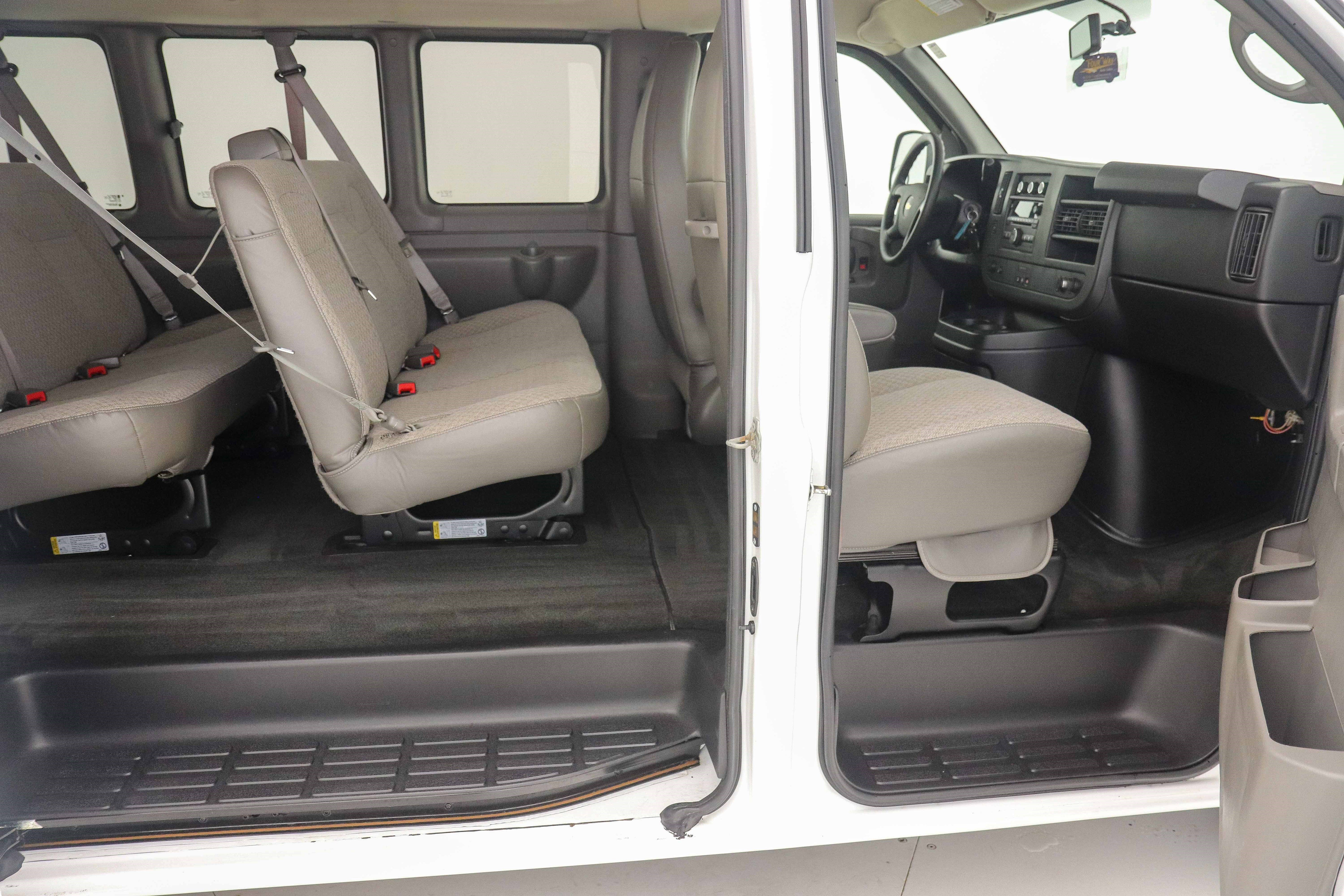 Used 2014 Chevrolet Express 1500 LT w/ LT Preferred Equipment Group image 12