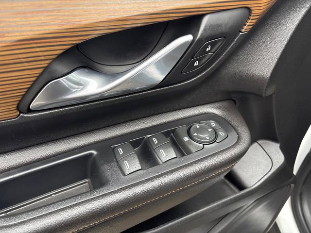 Used 2020 GMC Terrain SLE image 19