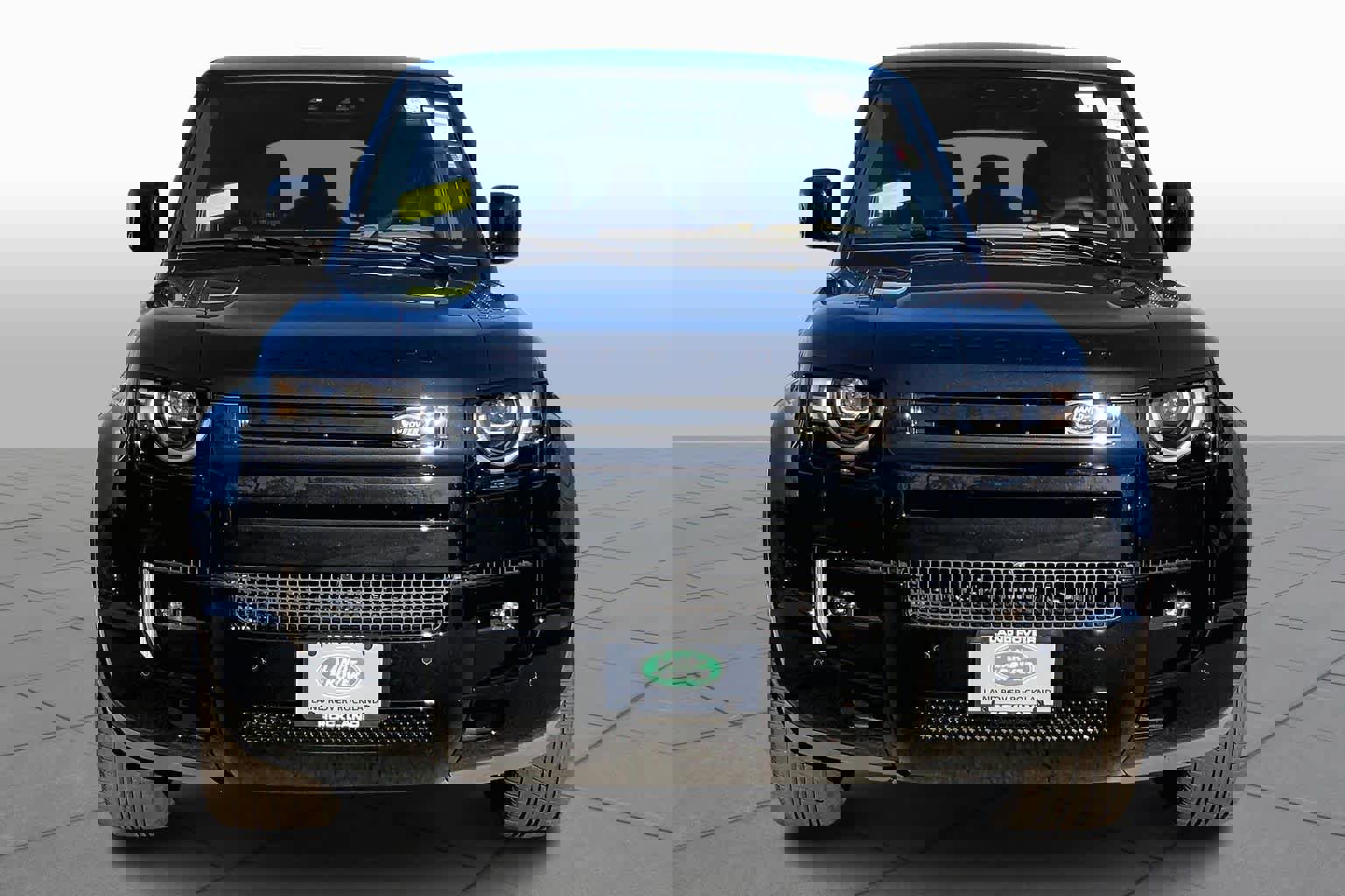 New 2026 Land Rover Defender 130 V8 image 2
