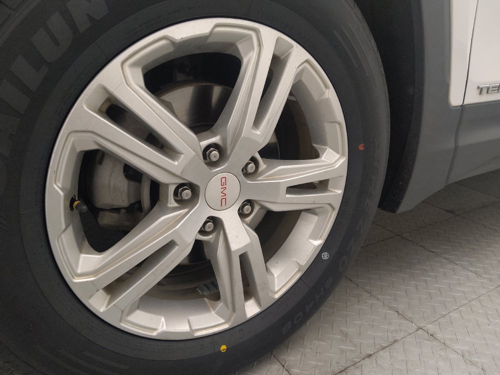 Used 2020 GMC Terrain SLE FWD image 31