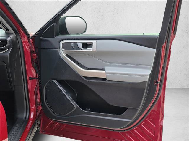 Used 2021 Ford Explorer XLT w/ Equipment Group 202A image 10