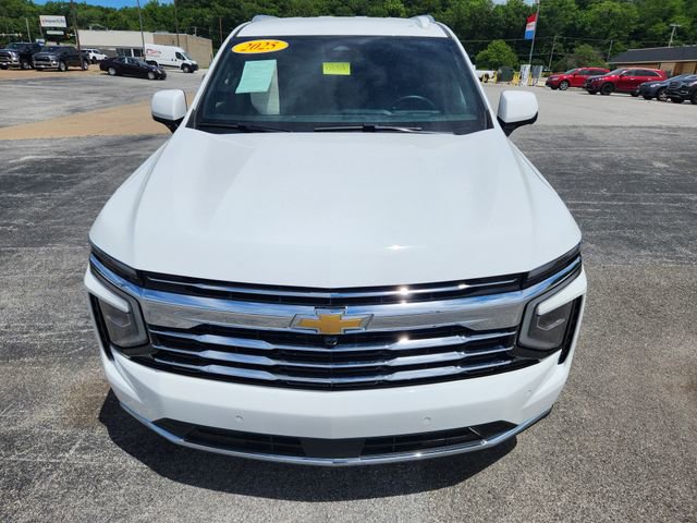Used 2025 Chevrolet Tahoe LT AWD/4WD image 2