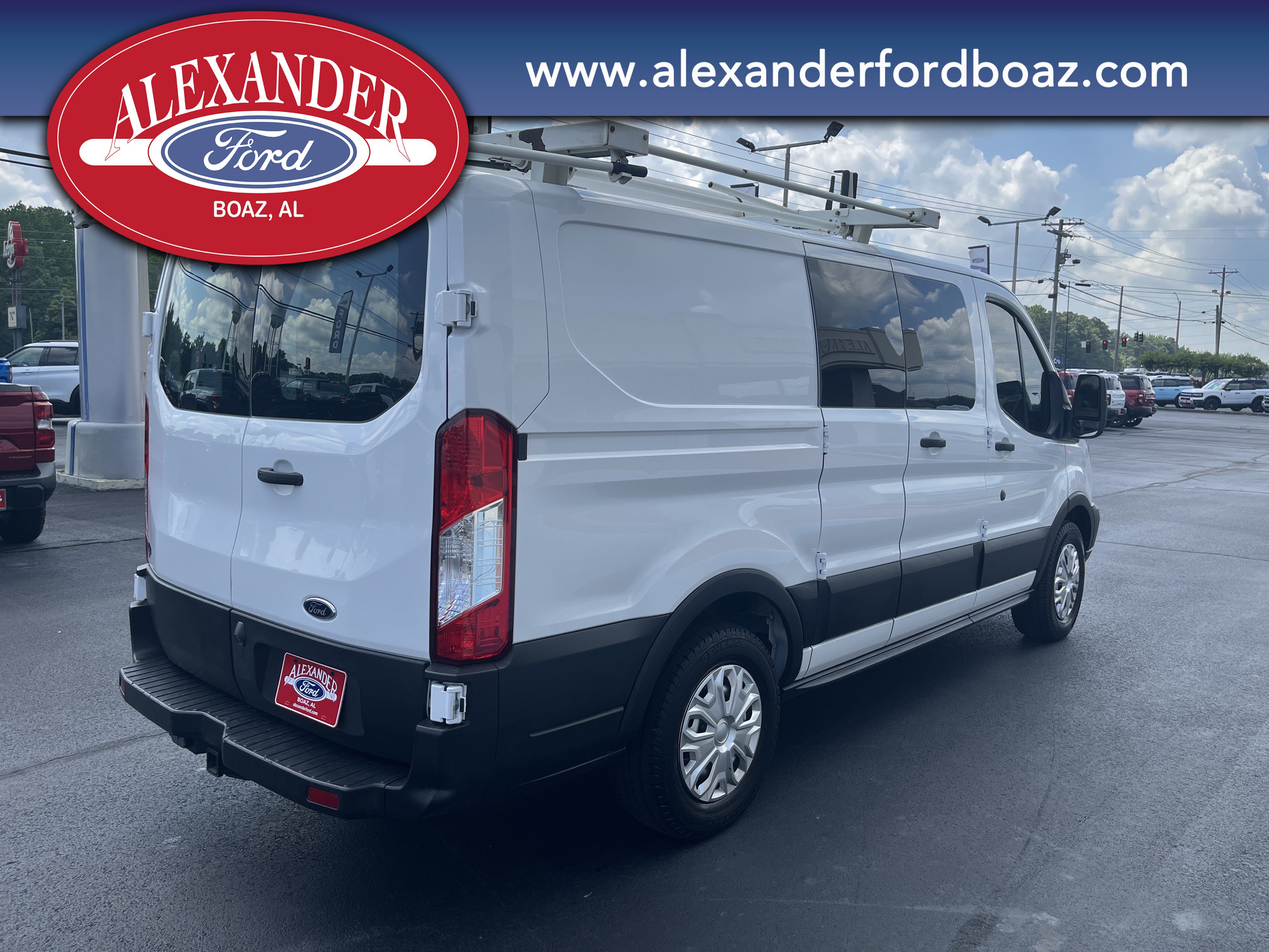 Used 2019 Ford Transit 150 130 Low Roof RWD image 4