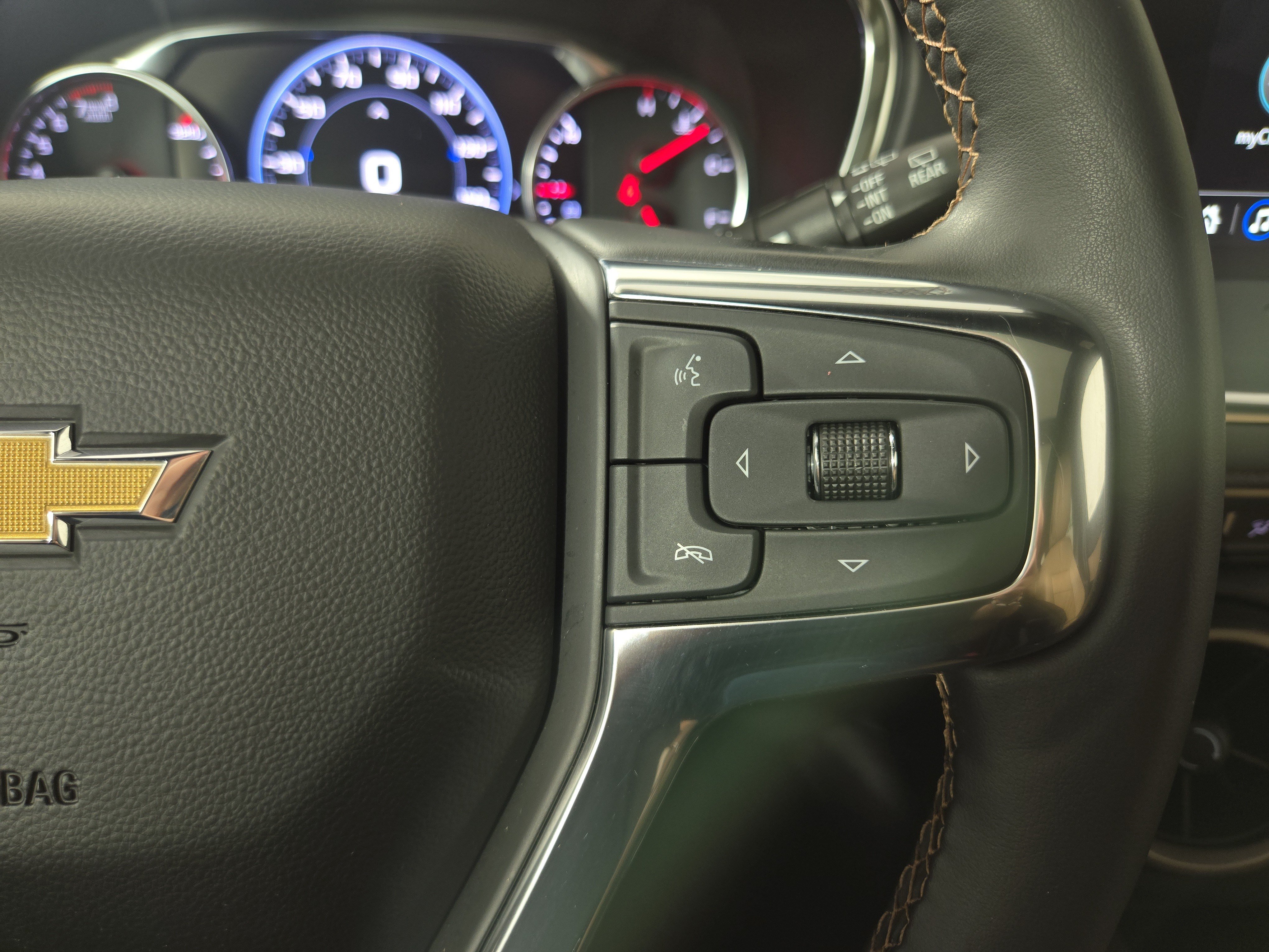Certified 2023 Chevrolet Blazer Premier w/ Driver Confidence II Package FWD image 16
