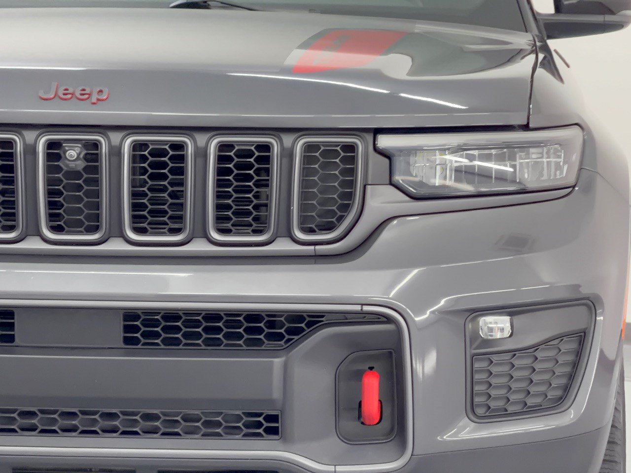 Used 2022 Jeep Grand Cherokee Trailhawk w/ Luxury Tech Group III AWD/4WD image 12