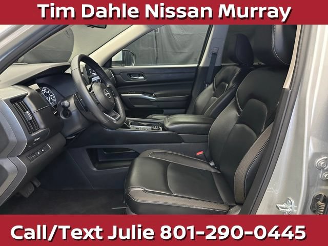 Used 2025 Nissan Pathfinder SL AWD/4WD image 21