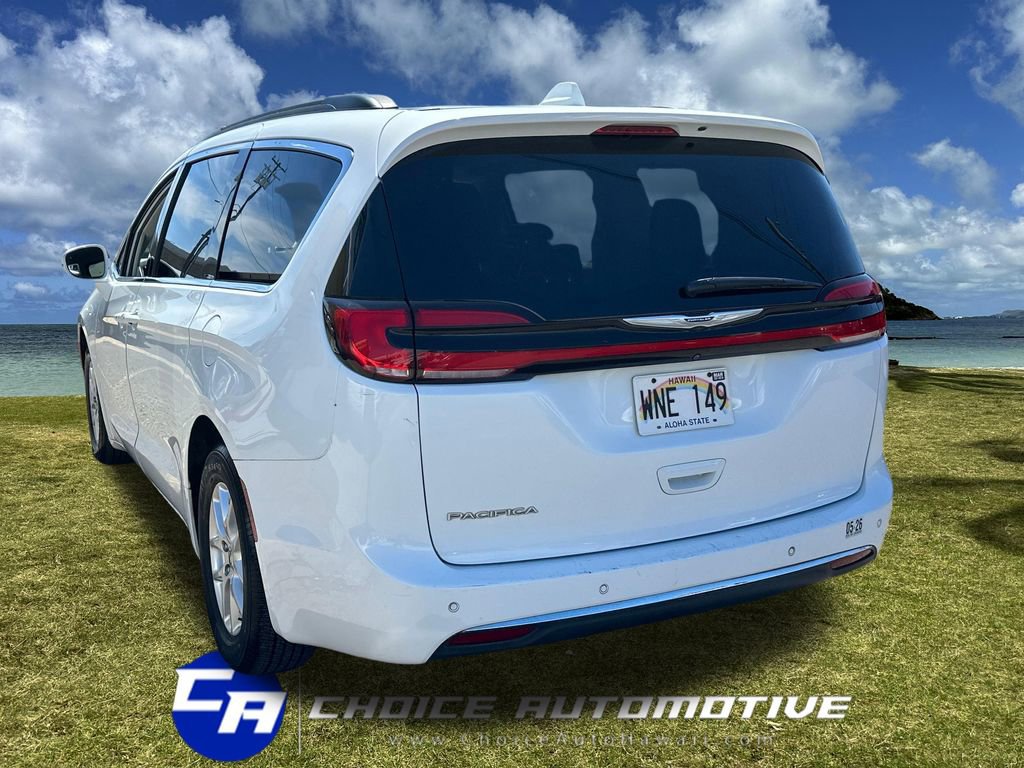 Used 2022 Chrysler Pacifica Touring-L image 5