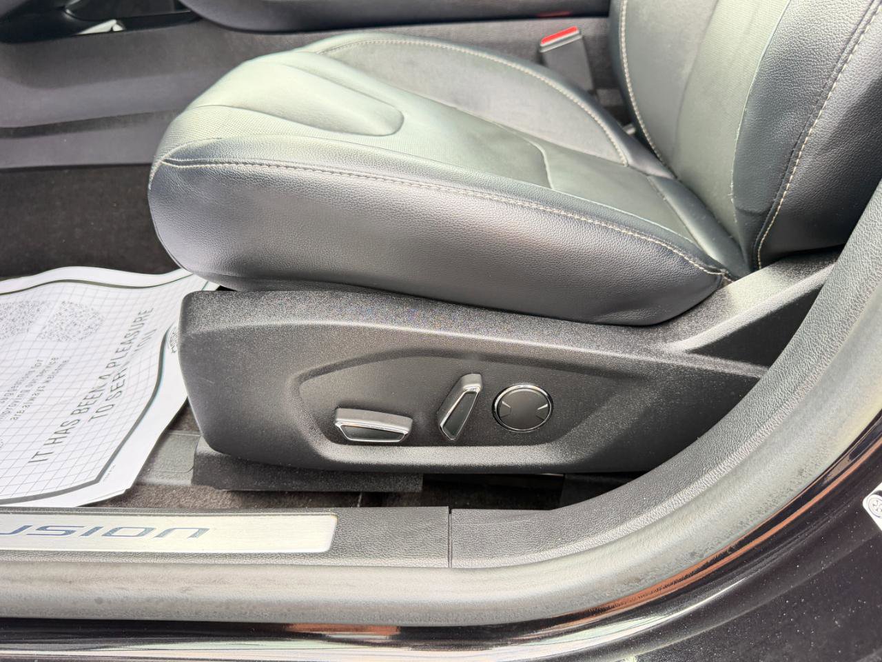 Used 2019 Ford Fusion Energi Titanium FWD image 15