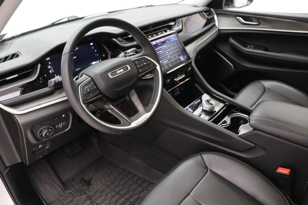 Used 2023 Jeep Grand Cherokee 4WD 4xe image 14