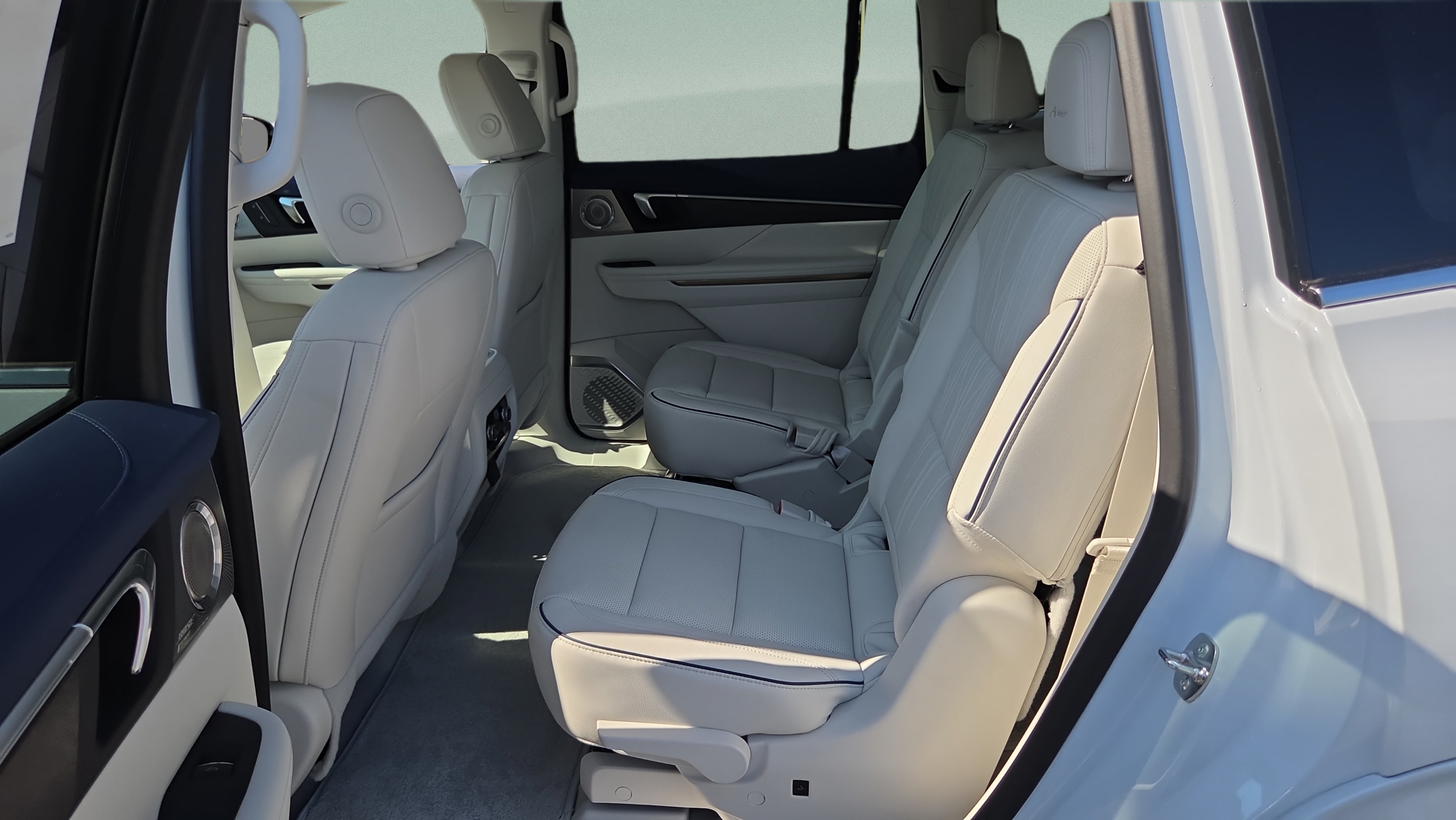 New 2026 Buick Enclave Avenir w/ Super Cruise Package FWD image 10