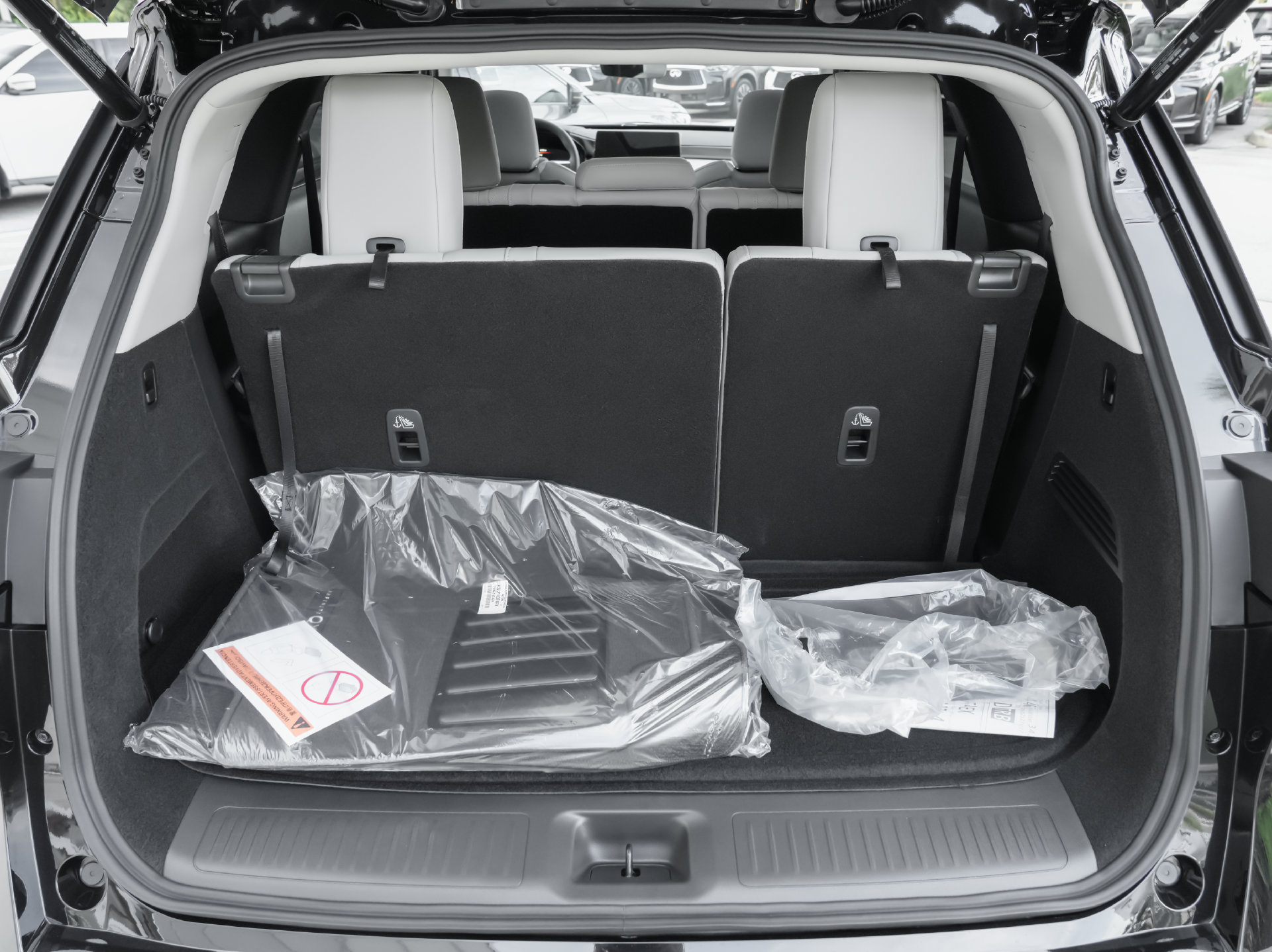 New 2027 INFINITI QX60 Luxe FWD image 33