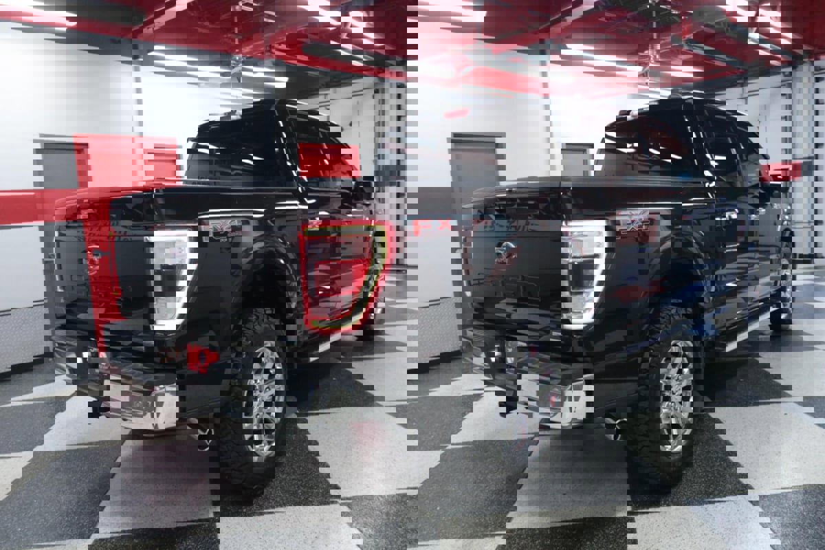 Used 2023 Ford F150 Lariat w/ Trailer Tow Package image 7