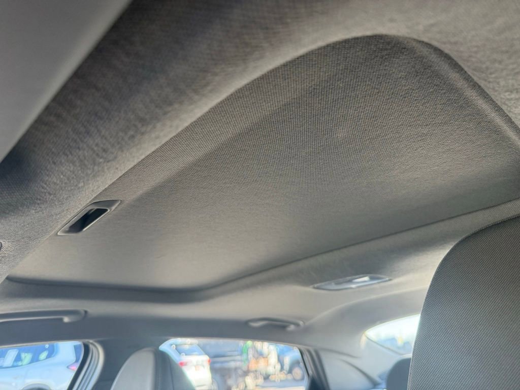 Used 2025 Hyundai Elantra SEL FWD image 49