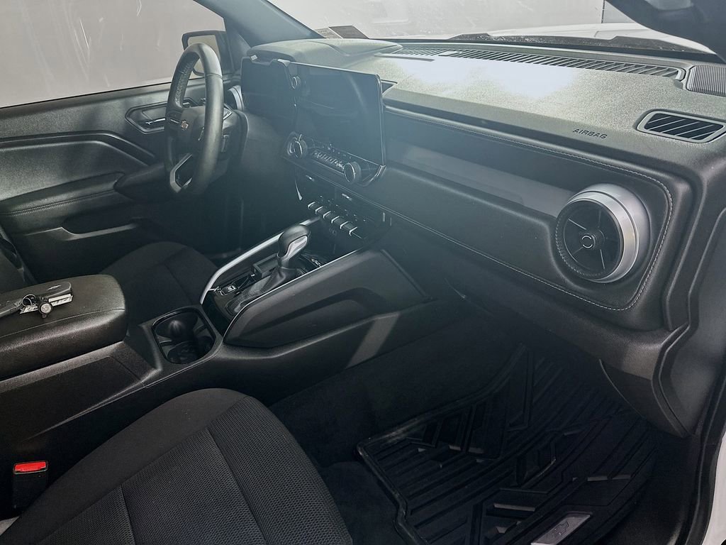 Used 2024 Chevrolet Colorado LT w/ LT Convenience Package II image 27