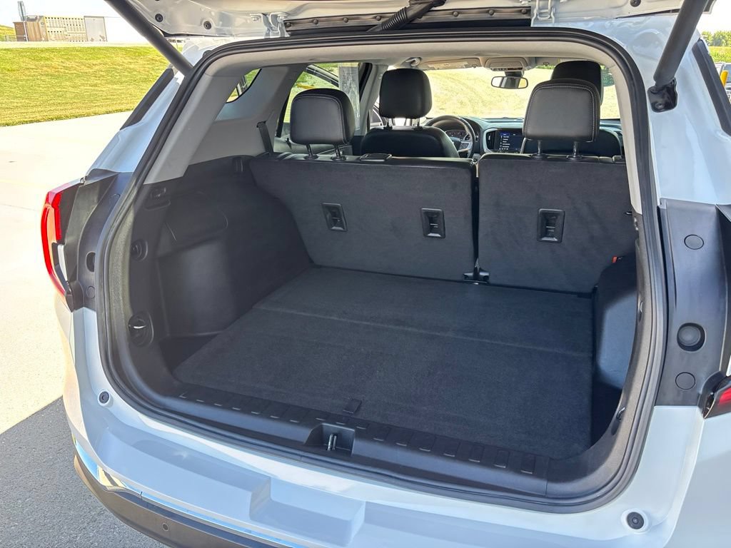 Used 2023 GMC Terrain SLT w/ Tech Package AWD/4WD image 32