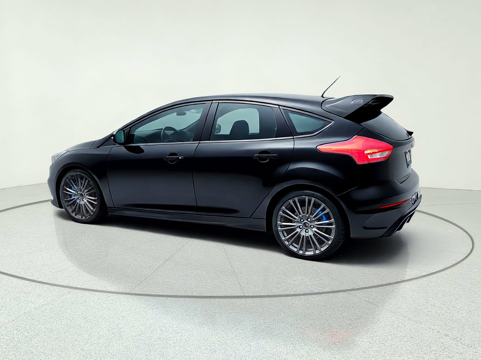 Used 2017 Ford Focus RS AWD/4WD image 5