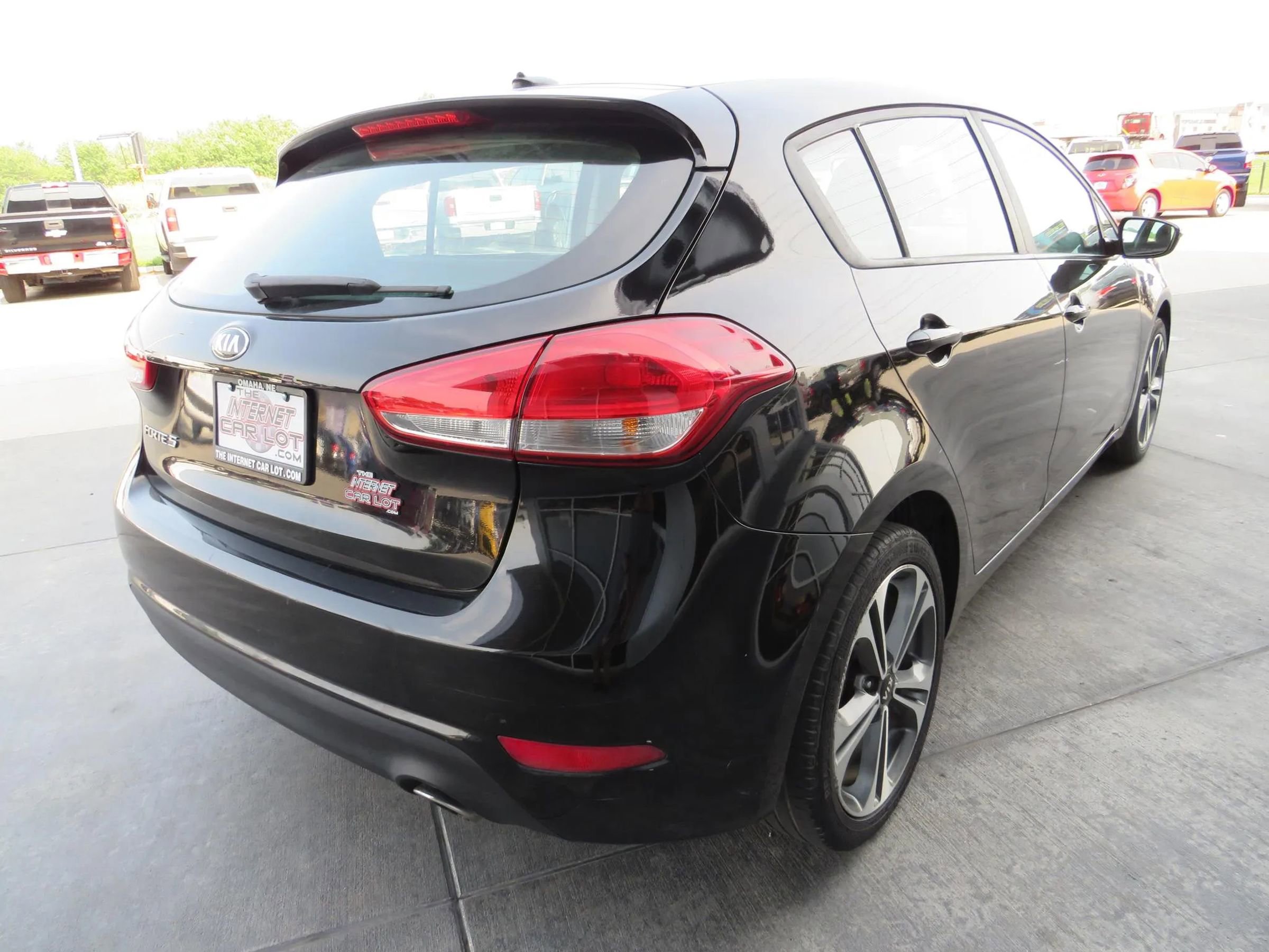 Used 2017 Kia Forte LX image 7