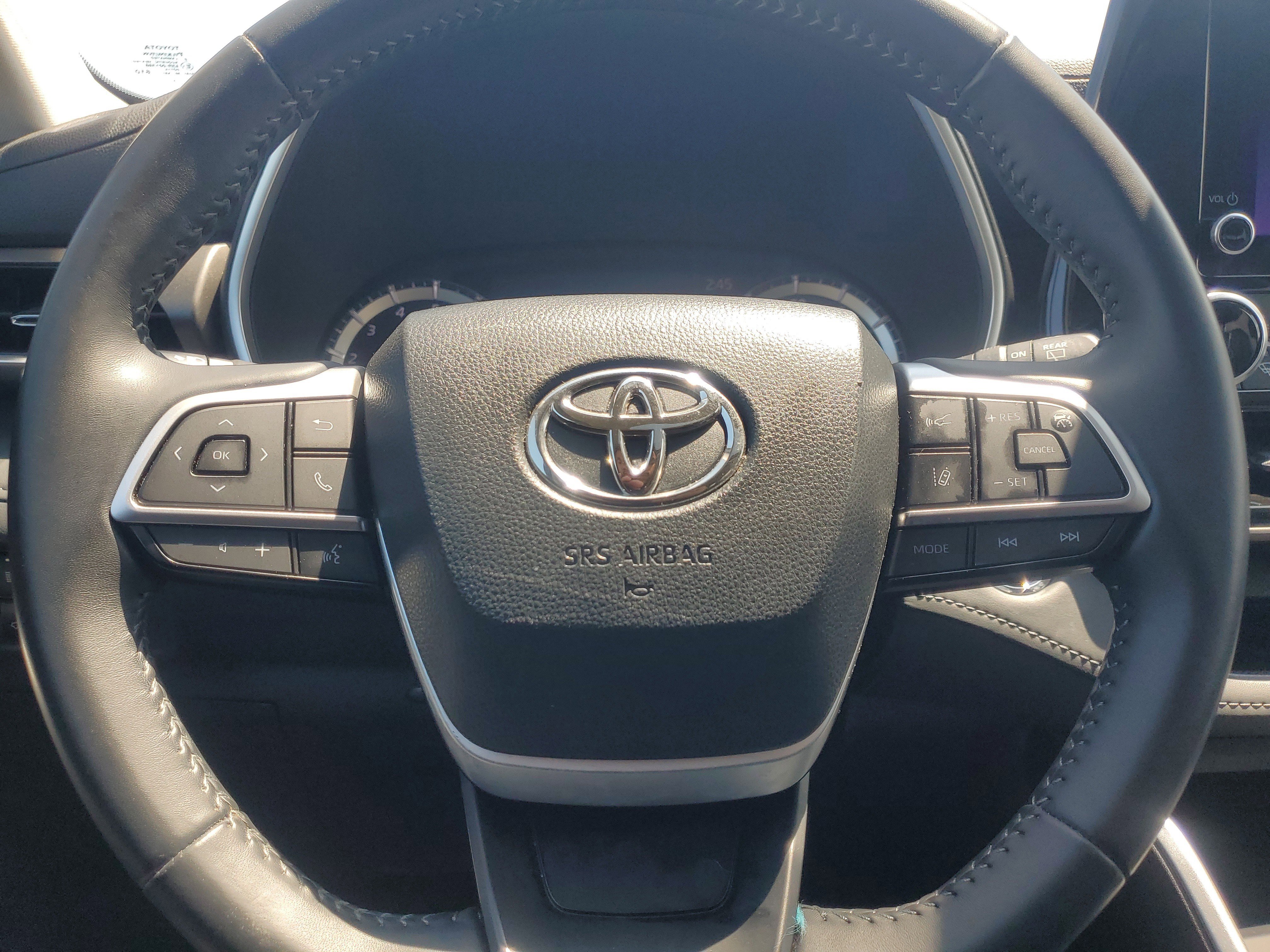 Used 2023 Toyota Highlander XLE FWD image 21