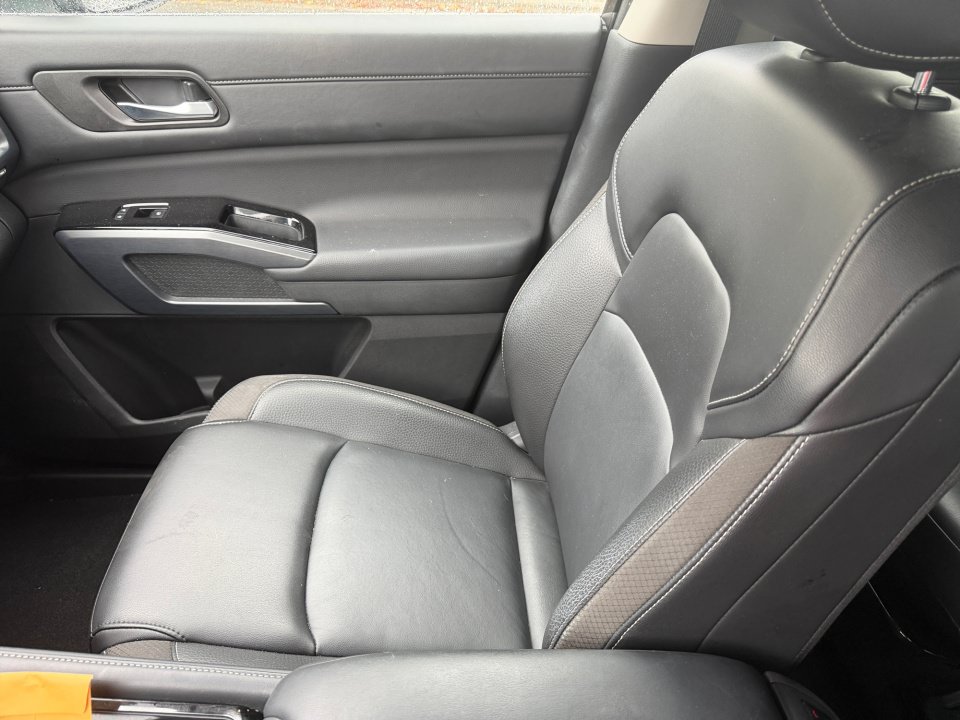 Used 2025 Nissan Pathfinder SL w/ Cargo Package FWD image 28