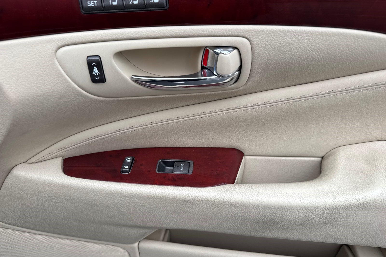 Used 2011 Lexus LS 460 L w/ Luxury Value Edition RWD image 21