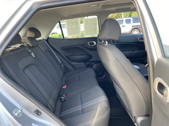 Used 2025 Hyundai Venue SEL FWD image 14