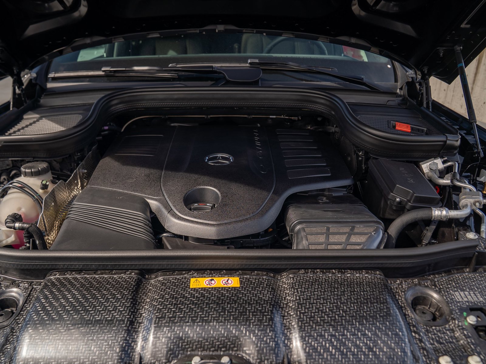 Certified 2025 Mercedes-Benz GLS 450 4MATIC image 30