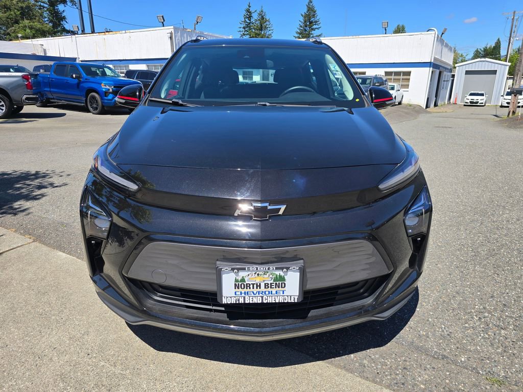 Used 2023 Chevrolet Bolt EUV LT w/ Comfort Package FWD image 2