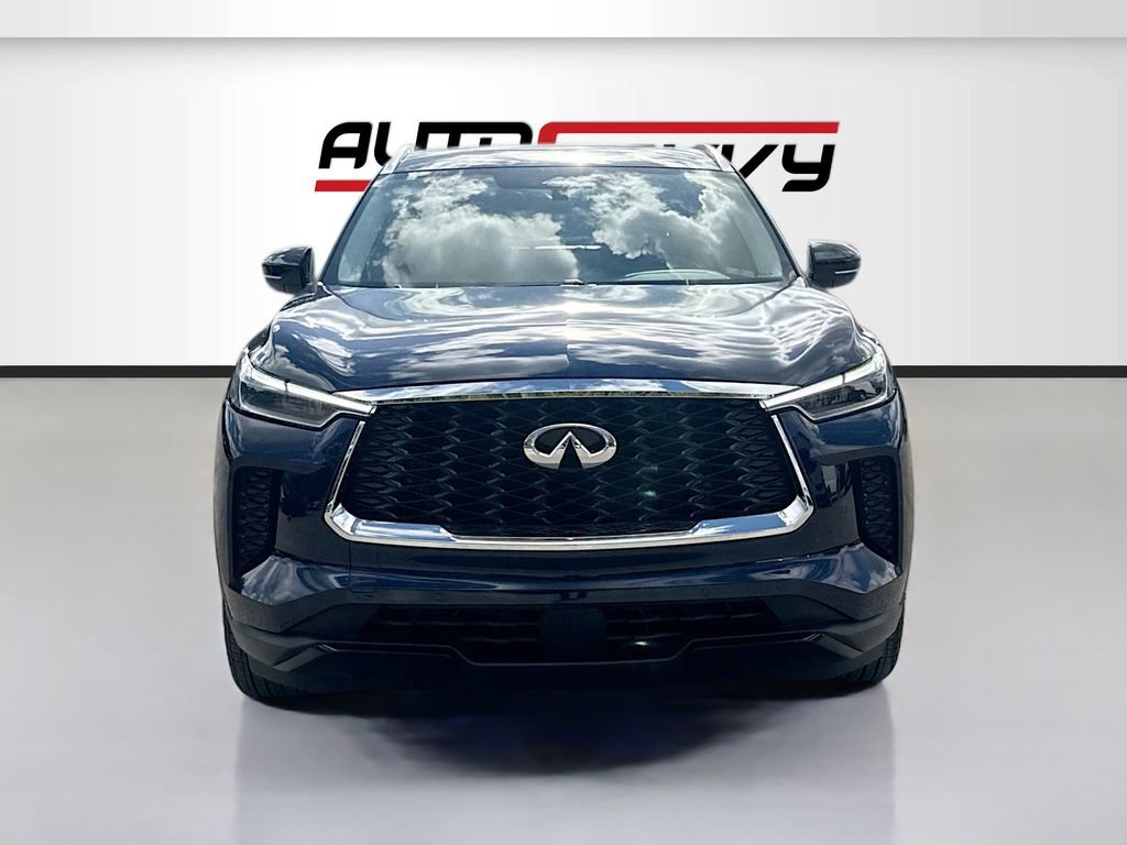 Used 2023 INFINITI QX60 Luxe w/ Cargo Package FWD image 2
