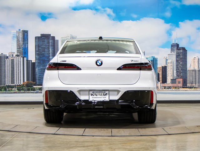 Used 2026 BMW 740i xDrive w/ Premium Package AWD/4WD image 11