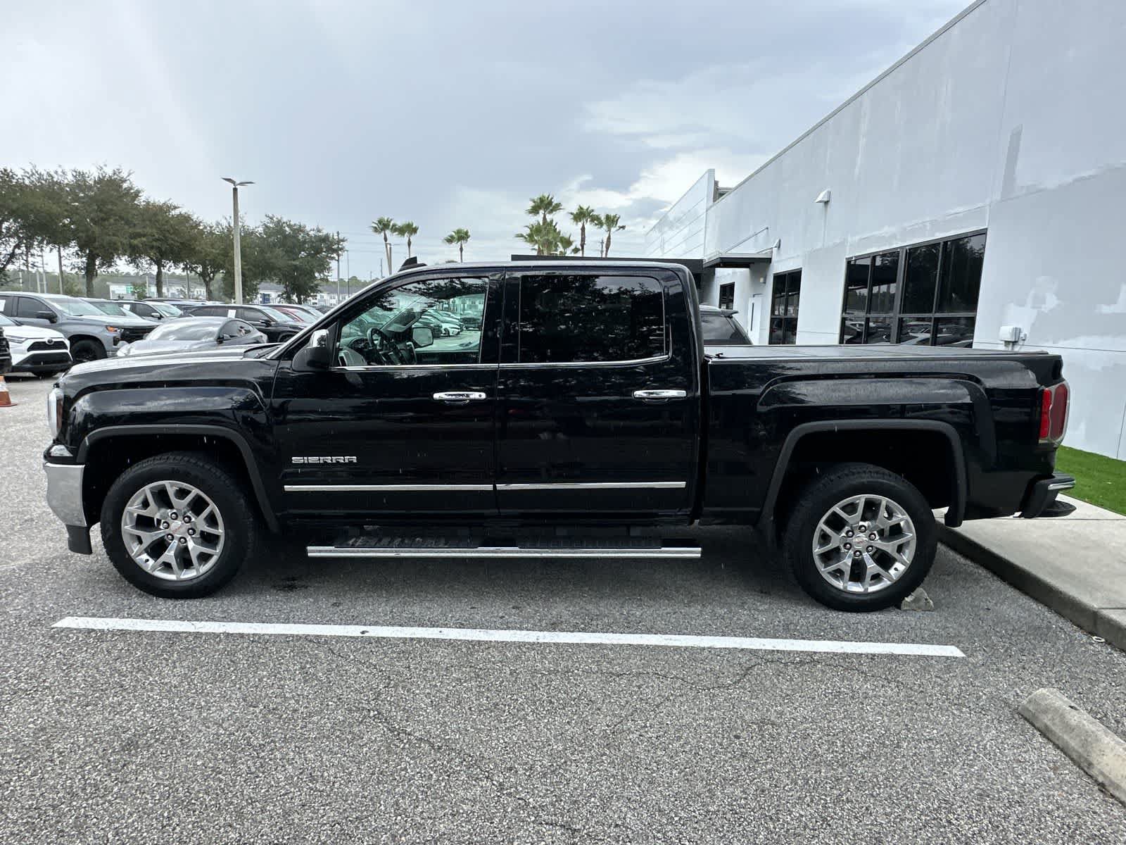 Used 2018 GMC Sierra 1500 SLT w/ SLT Premium Package RWD image 5