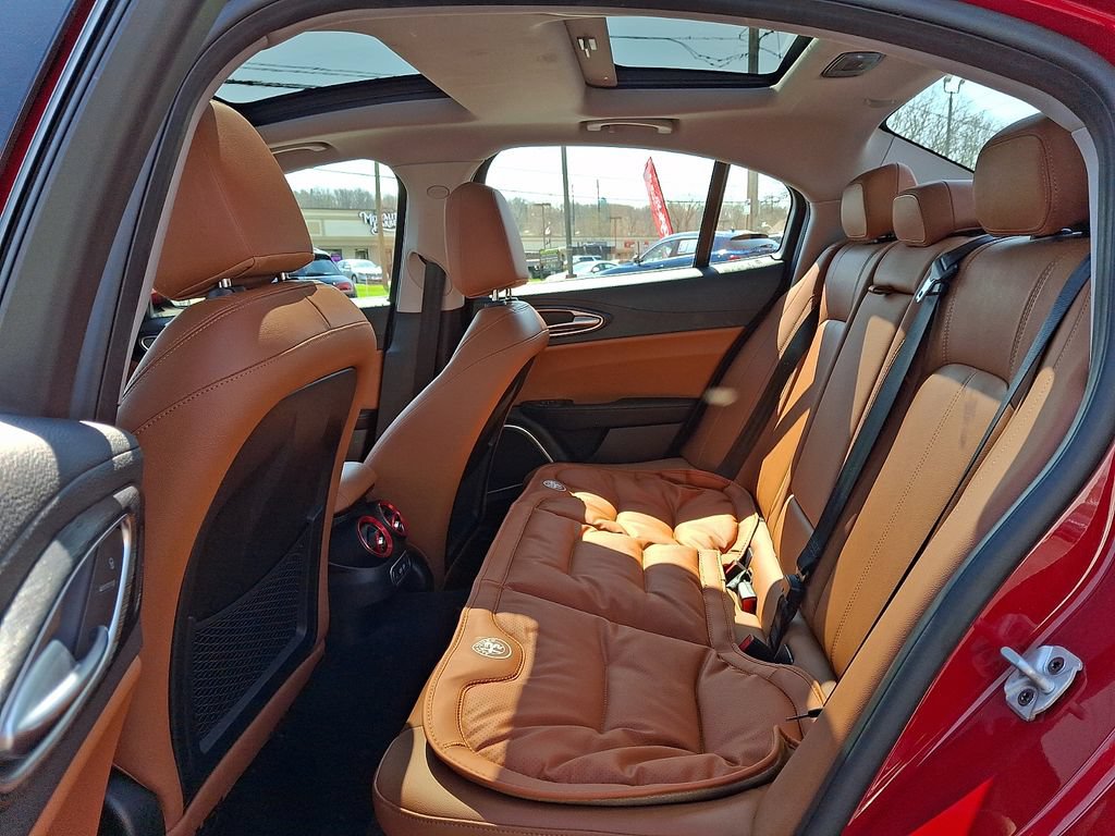Used 2019 Alfa Romeo Giulia AWD image 10
