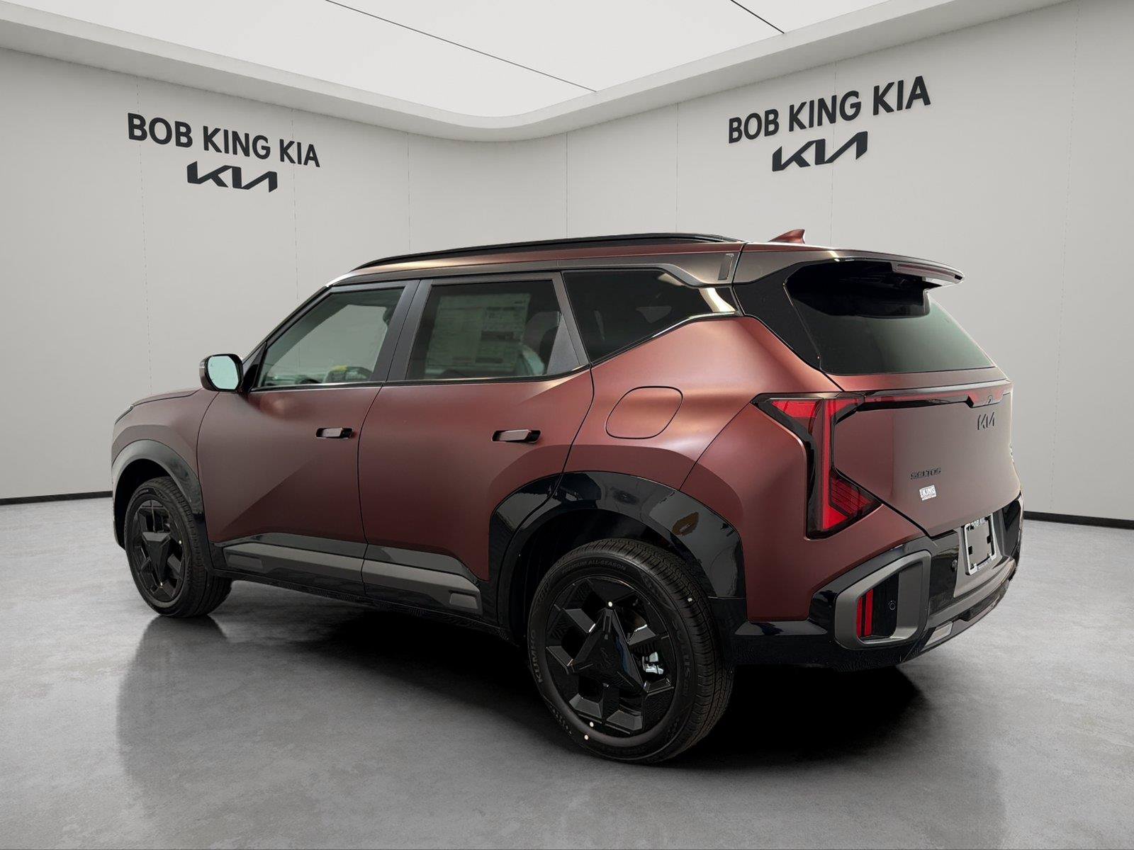 New 2027 Kia Seltos X-Line S w/ X-Line S Premium Package AWD/4WD image 3