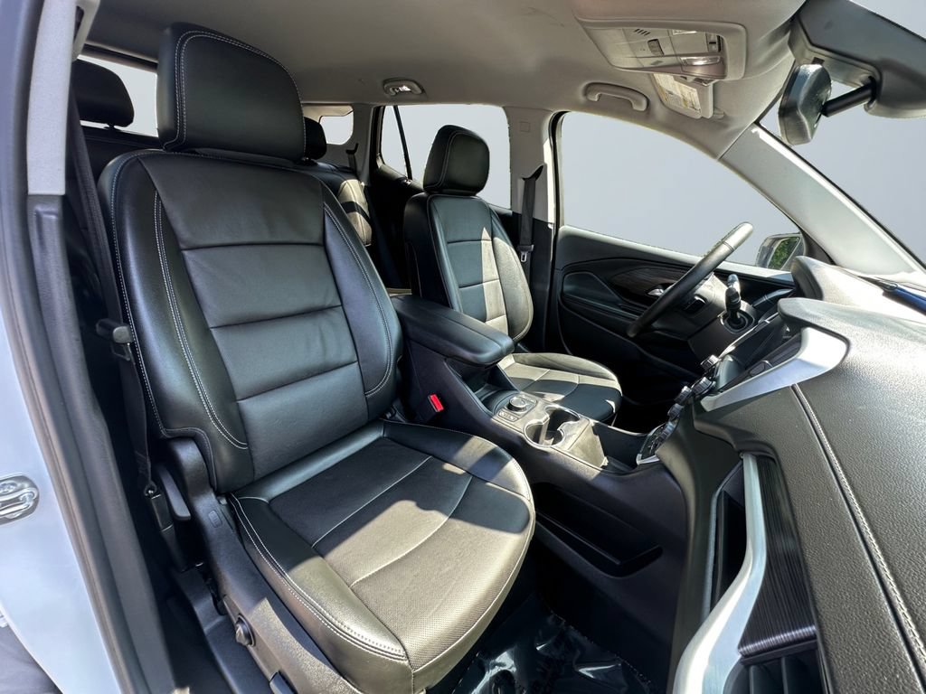 Used 2024 GMC Terrain SLT AWD/4WD image 15