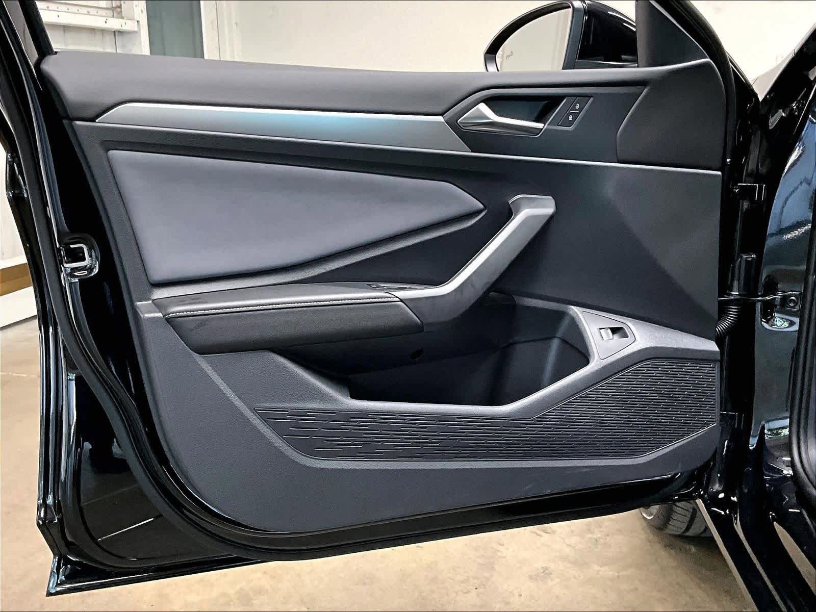 New 2026 Volkswagen Jetta SE FWD image 23