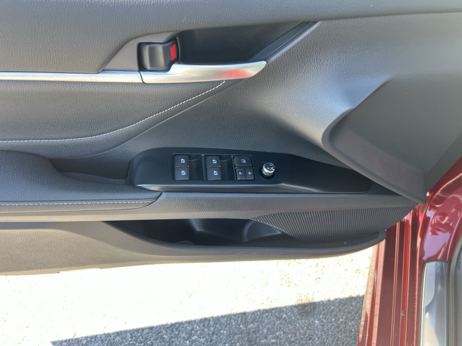 Used 2018 Toyota Camry XSE w/ Four Season Floor Mat Package FWD image 15