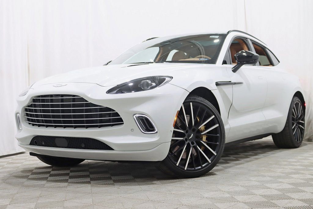 Used 2023 Aston Martin DBX image 7