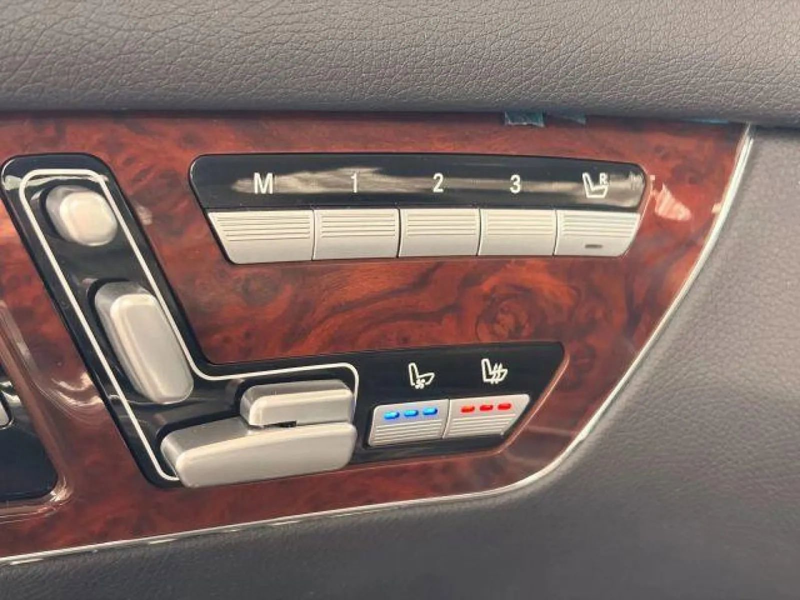 Used 2010 Mercedes-Benz CL 550 4MATIC image 13