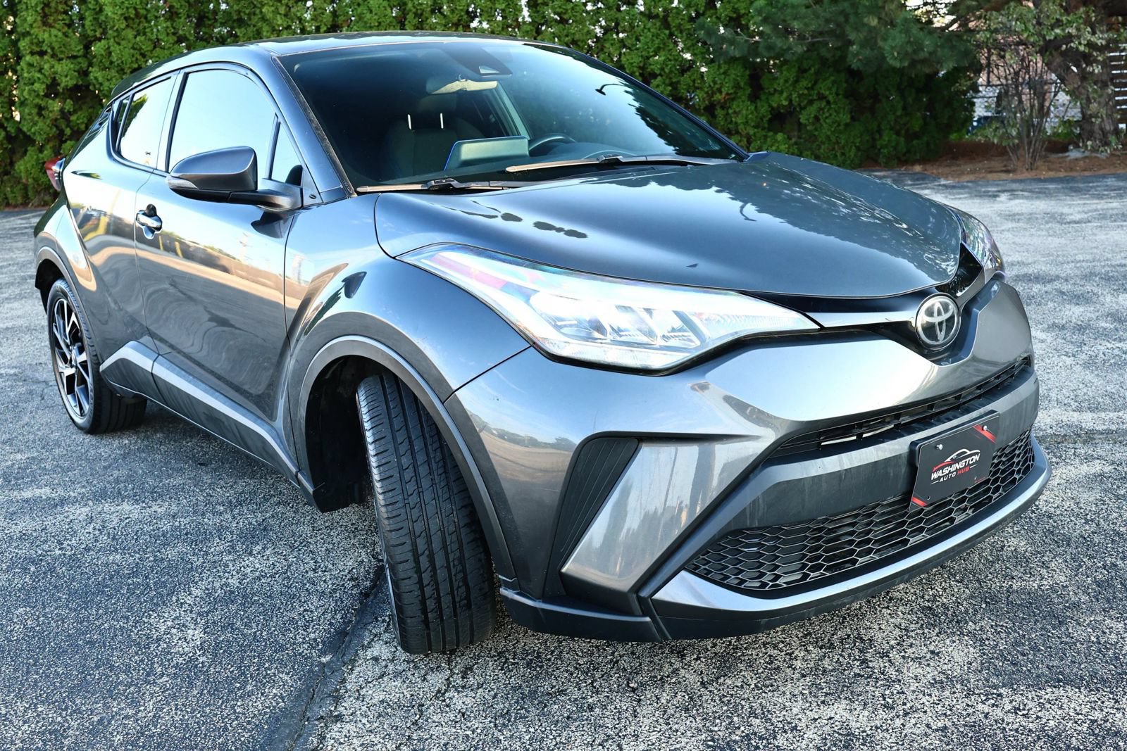 Used 2021 Toyota C-HR XLE FWD image 9