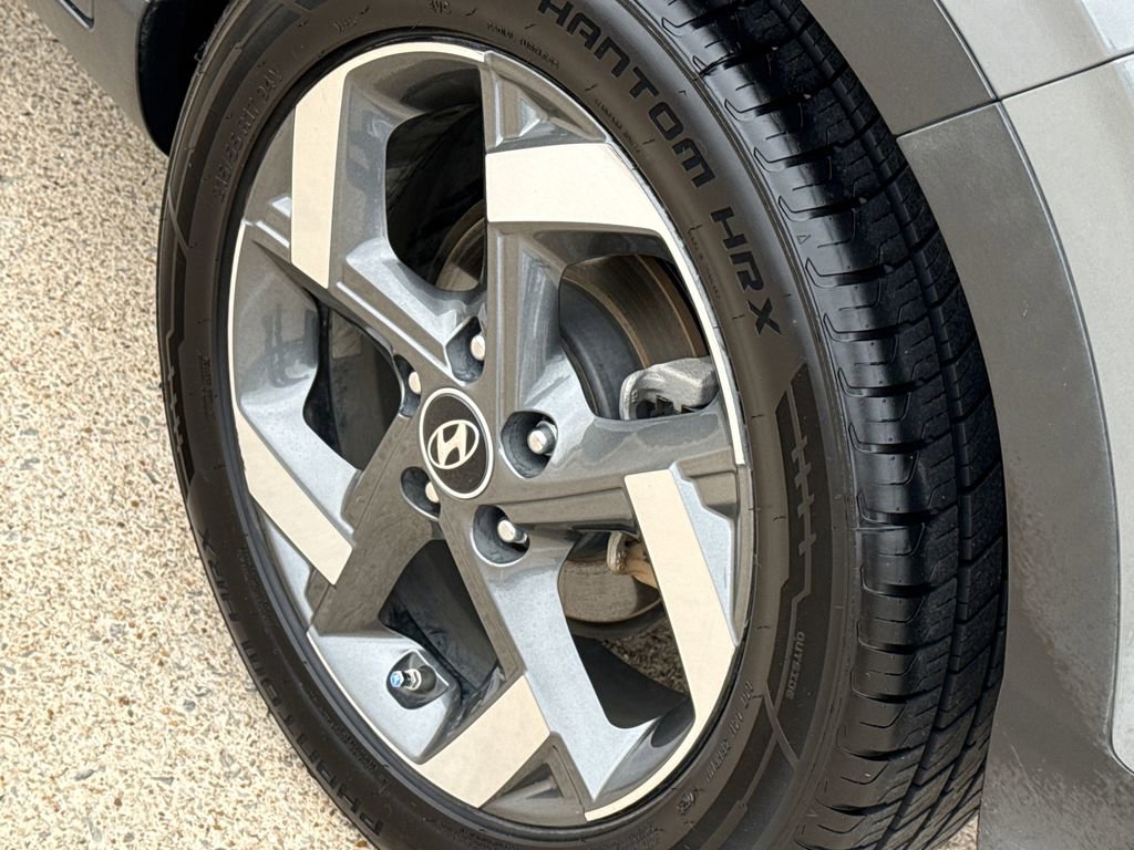 Used 2020 Hyundai Venue SEL w/ Convenience + Premium Package image 11