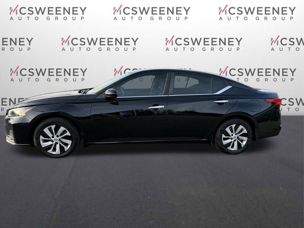Used 2023 Nissan Altima 2.5 S image 2