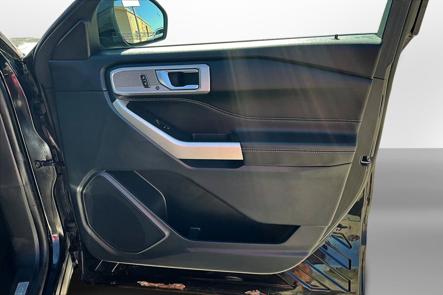 Used 2022 Ford Explorer Limited image 27