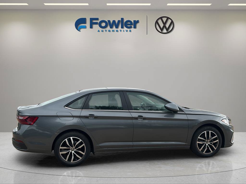New 2026 Volkswagen Jetta SE FWD image 8