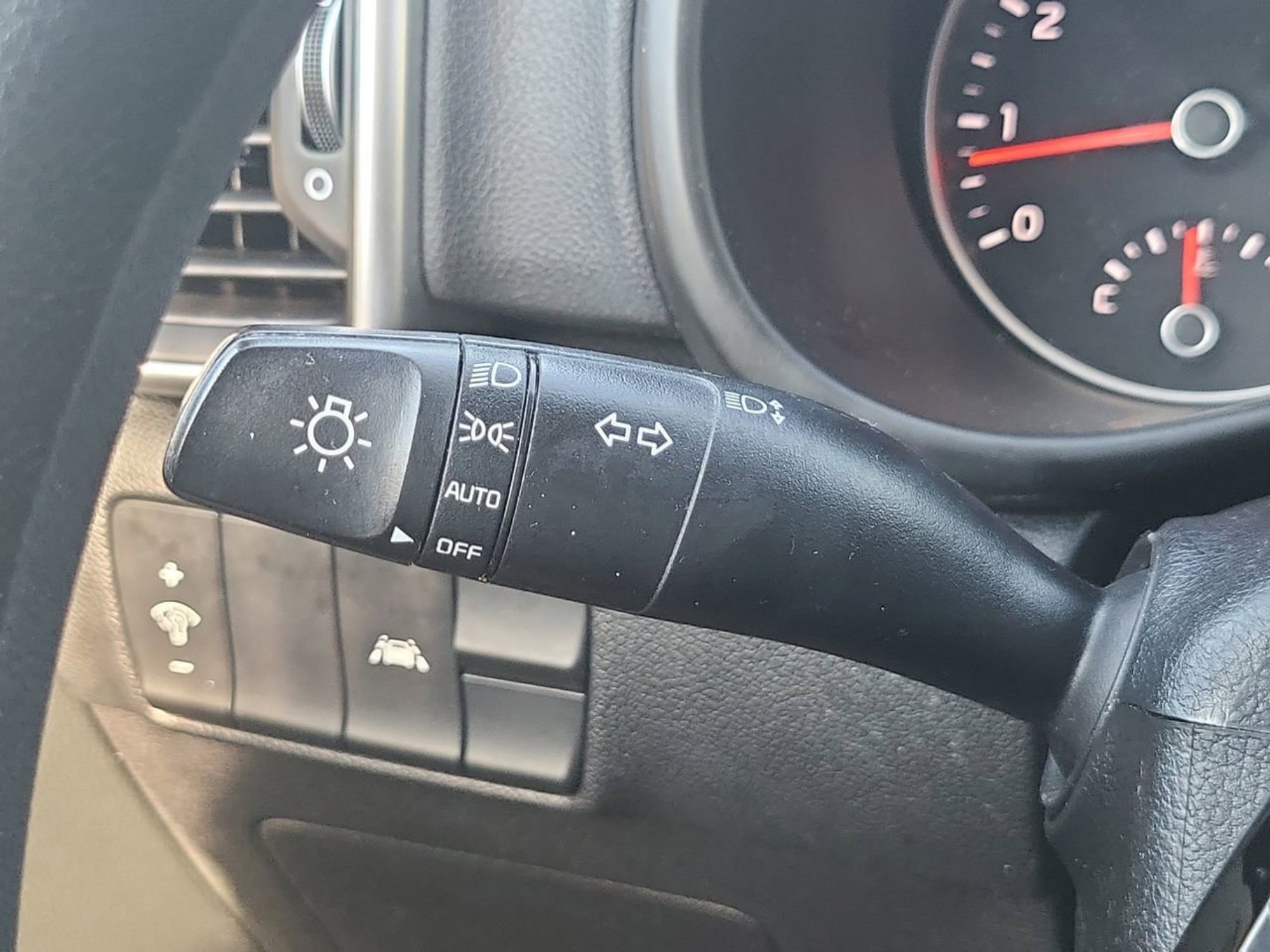 Used 2022 Kia Sportage LX image 14