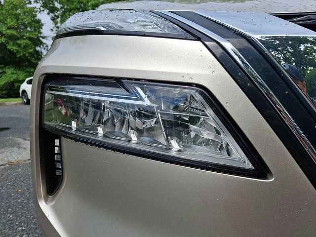 Used 2023 Nissan Rogue Platinum w/ Platinum Premium Package AWD/4WD image 9